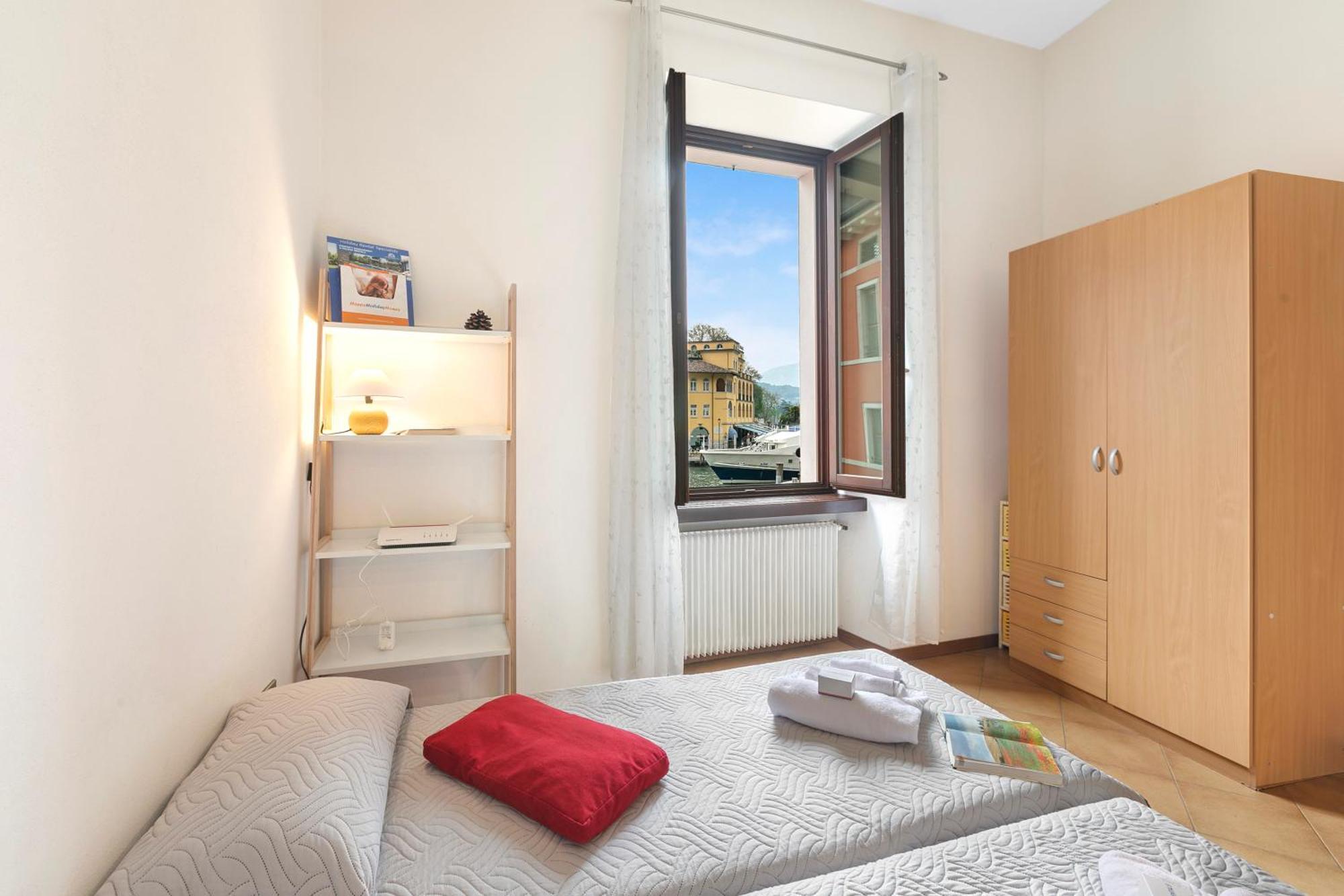 Lake View Historical Center Apartment - Happy Rentals Riva del Garda Exteriör bild